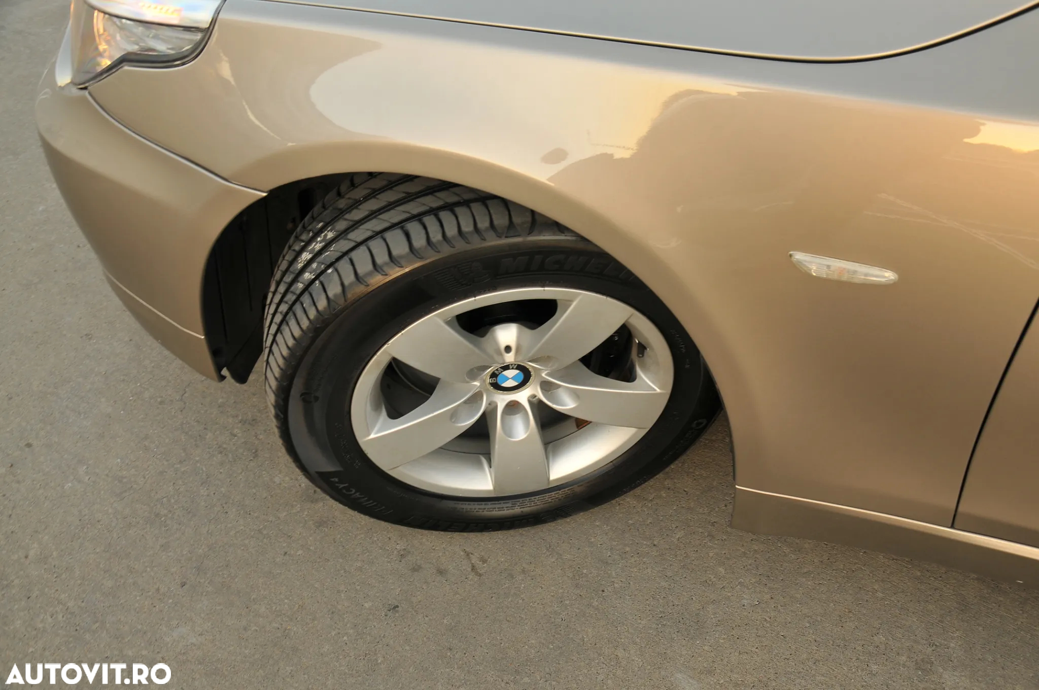 BMW Seria 5 523i Aut. - 25
