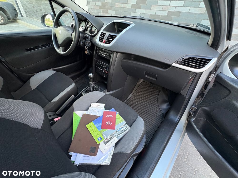 Peugeot 207 1.4 16V Trendy - 7