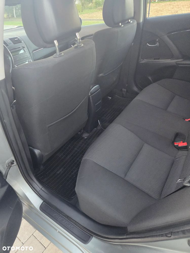 Toyota Avensis 2.0 D-4D Luna - 8