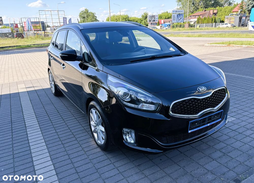 Kia Carens - 7