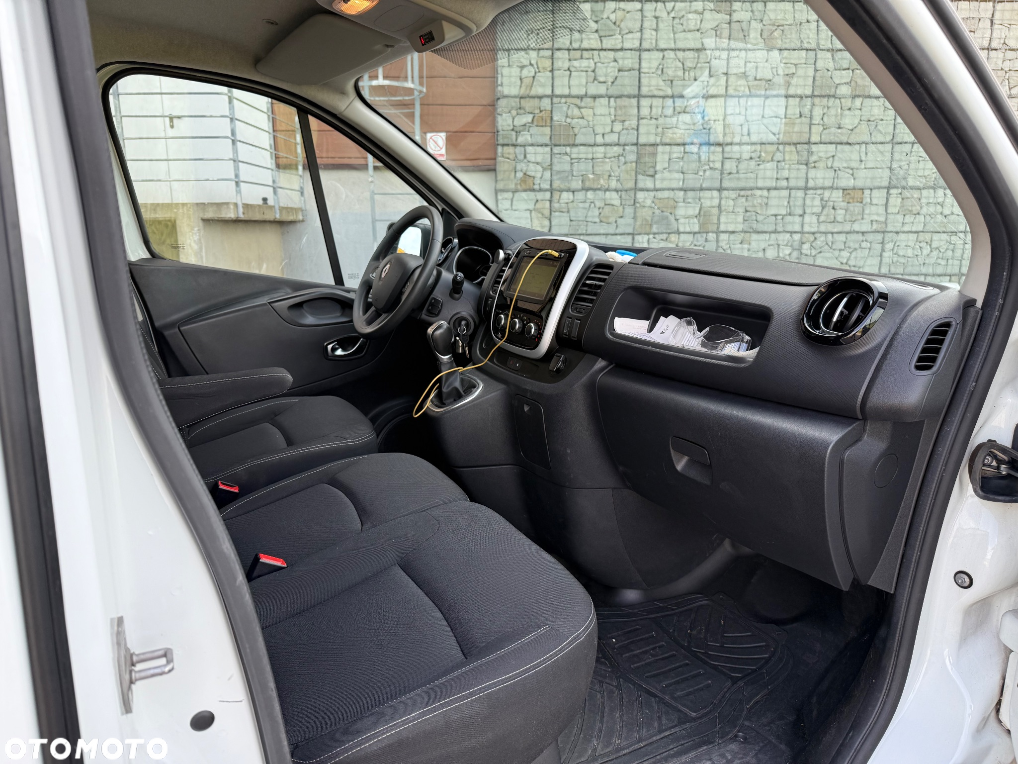 Renault Trafic - 16