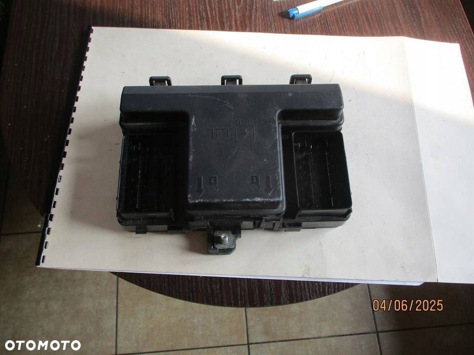 FORD S-MAX MK2 SKRZYNKA BEZPIECZNIKÓW F2GT14A067EC - 1