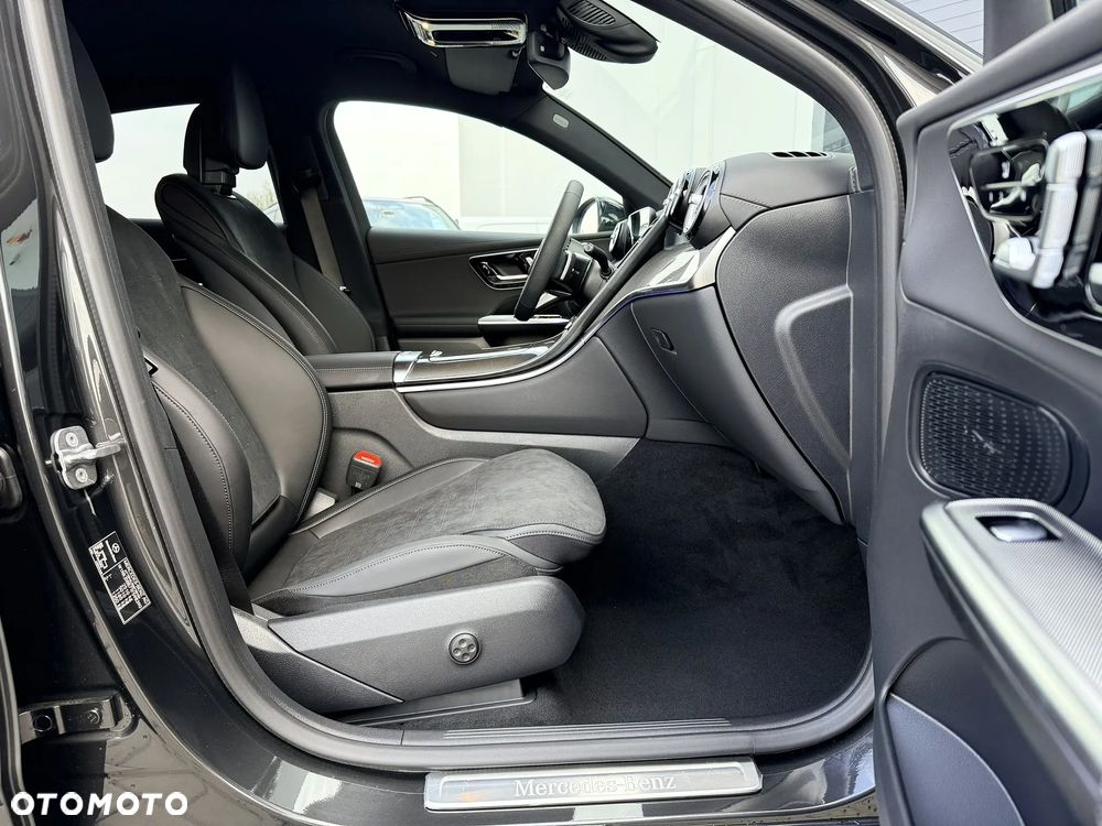 Mercedes-Benz GLC - 25