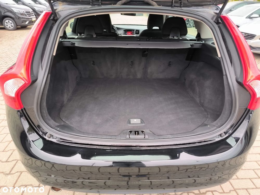 Volvo V60 D2 Drive-E Dynamic Edition (Kinetic) - 11