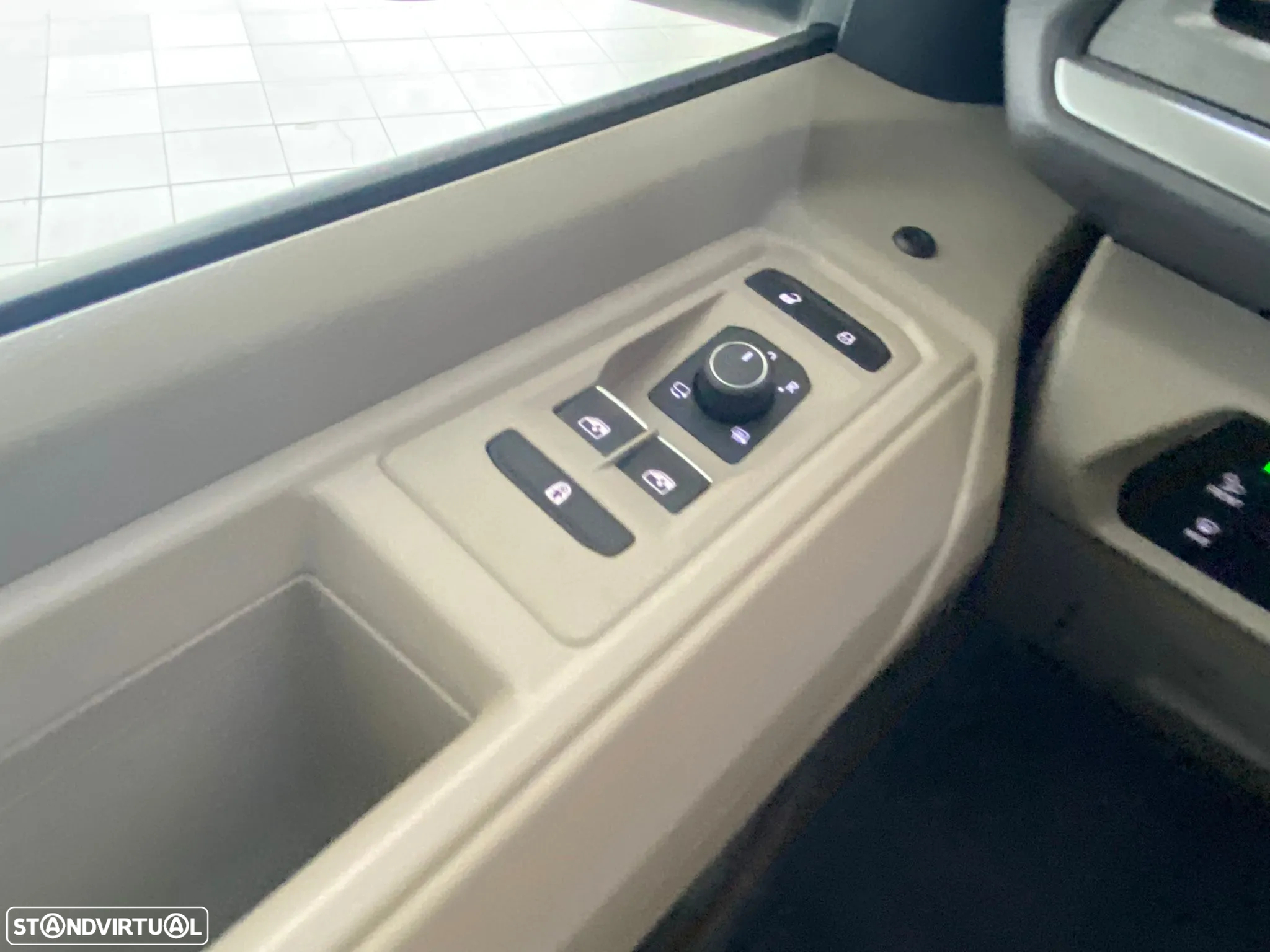 VW Multivan 1.5 TSI e-Hybrid Life DSG - 23