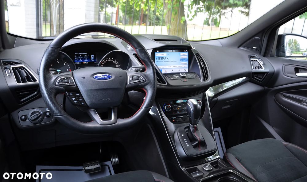 Ford Kuga 2.0 TDCi 2x4 ST-Line - 32