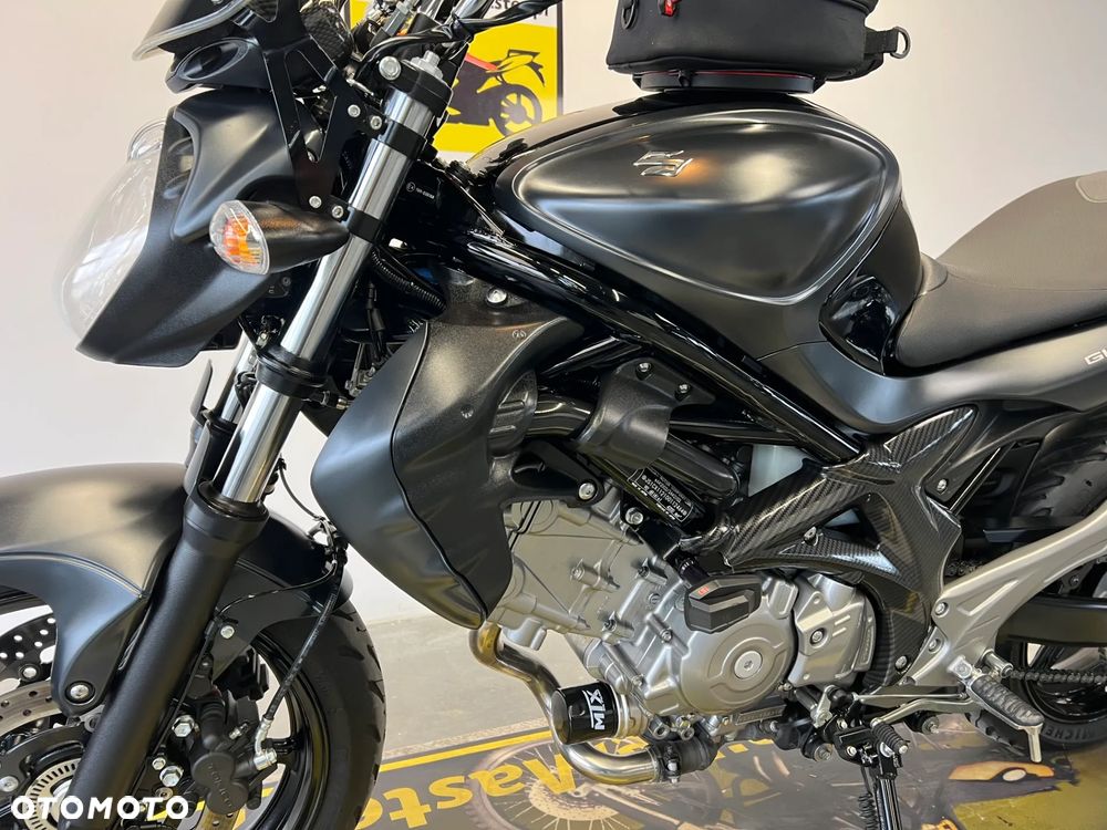 Suzuki Gladius - 11
