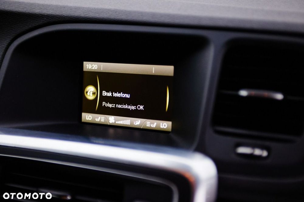 Volvo V60 D4 Geartronic RDesign - 14