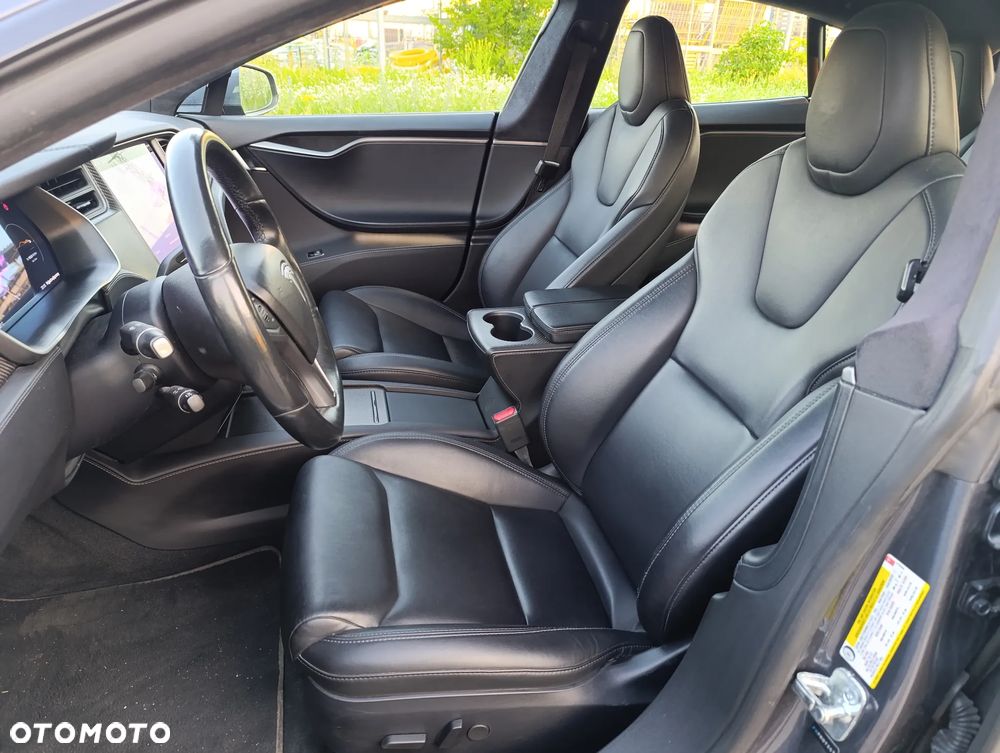 Tesla Model S - 9