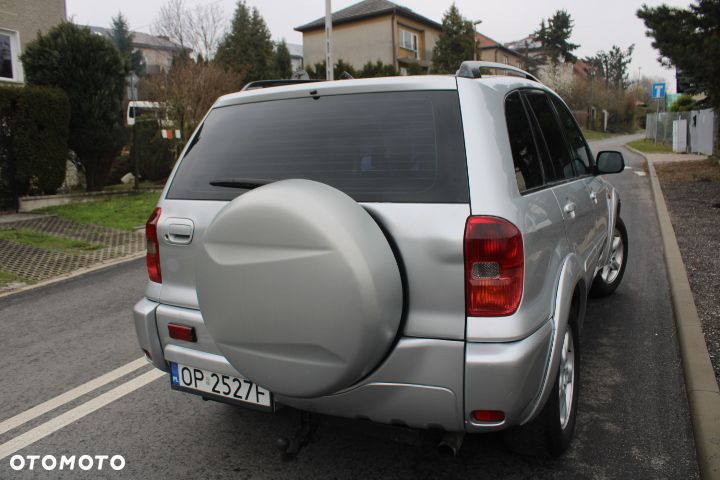 Toyota RAV4 D-4D 4x4 - 26