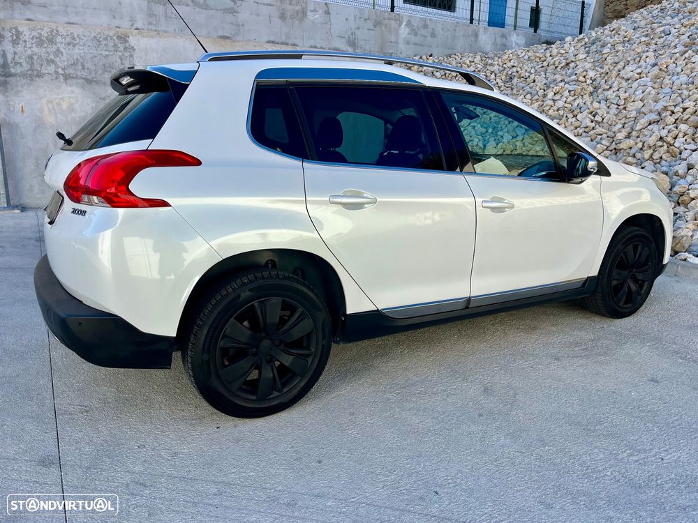 Peugeot 2008 1.2 PureTech Style - 36