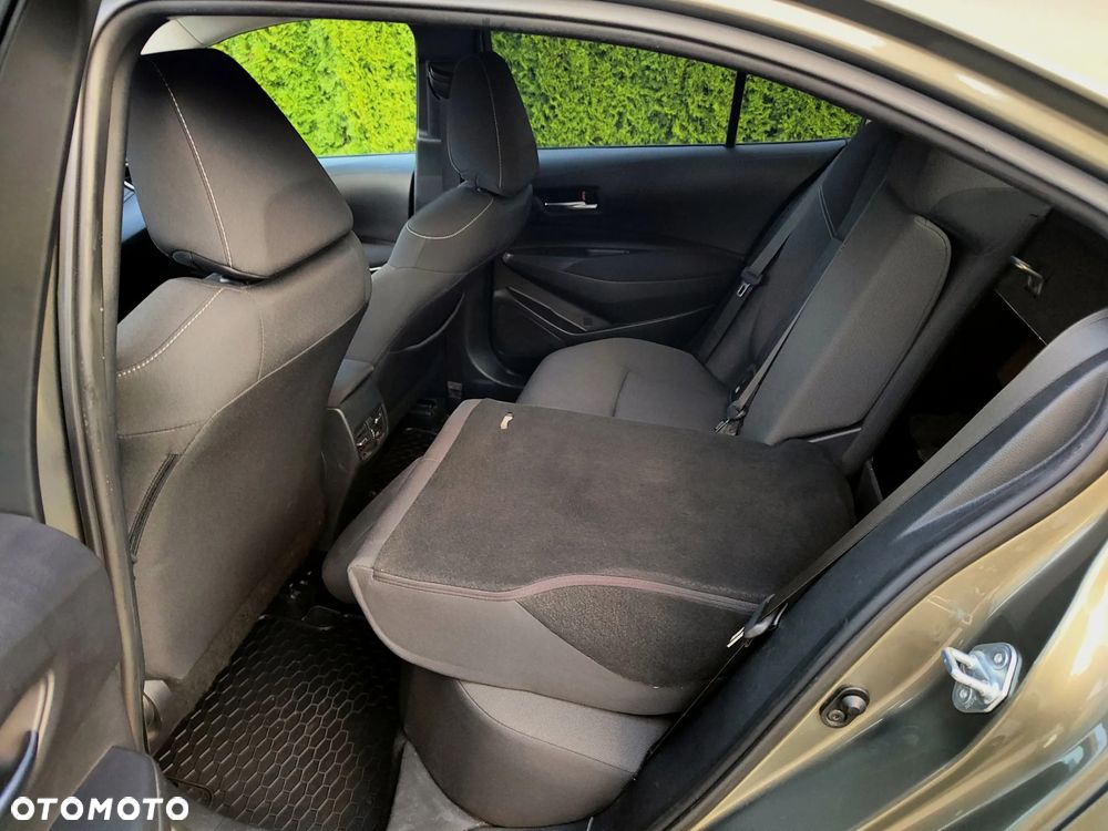 Toyota Corolla - 12