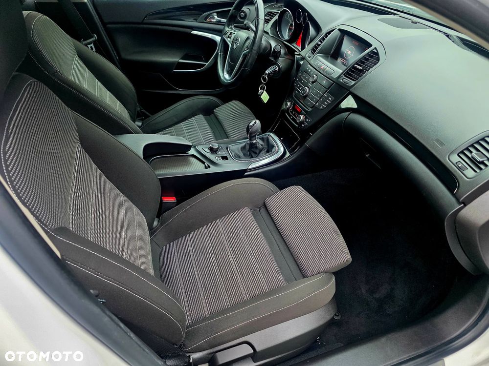 Opel Insignia 1.8 Sport - 12