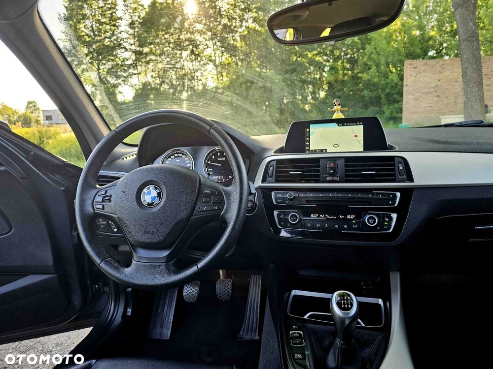 BMW Seria 1 118i Edition Metropolitan - 19
