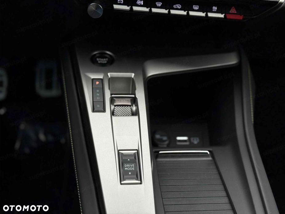 Peugeot 308 1.2 mHEV GT S&S e-DCS6 - 11