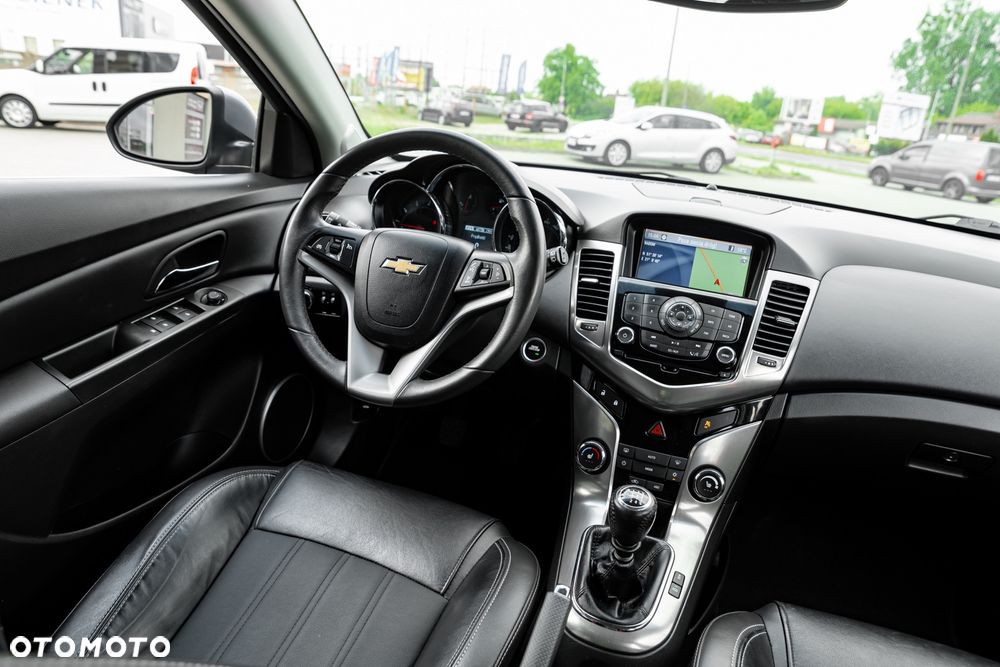 Chevrolet Cruze 1.4 T LT - 25