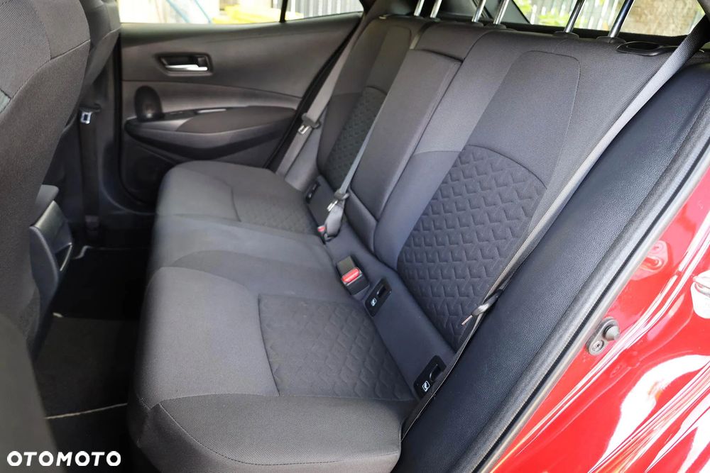 Toyota Corolla 1.8 Hybrid Comfort - 32