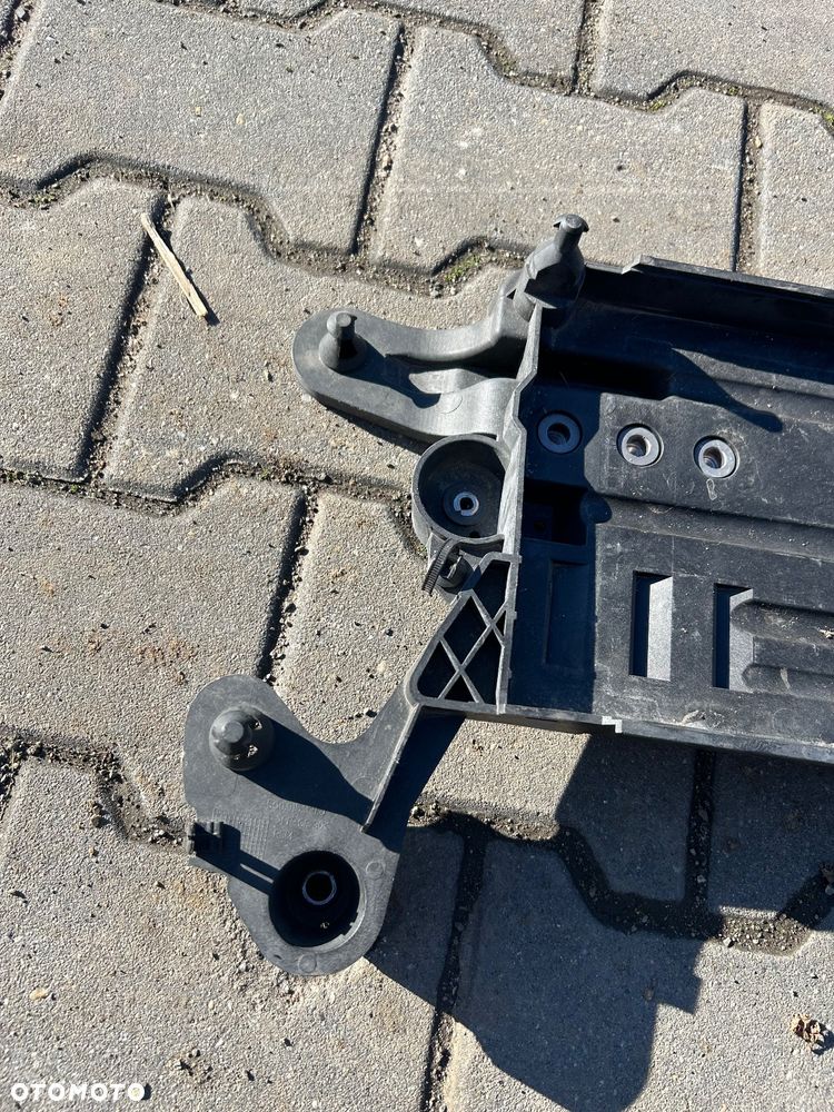 Volkswagen Golf VII podstawka pod akumulator 5Q0915321H Skoda Octavia III Seat Leon III - 2