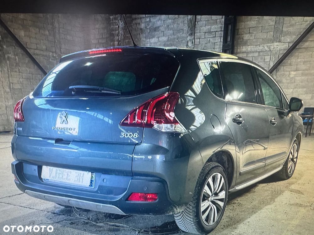 Peugeot 3008 1.2 PureTech Allure S&S - 4