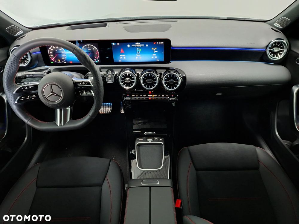 Mercedes-Benz Klasa A 200 d AMG Line 8G-DCT - 11