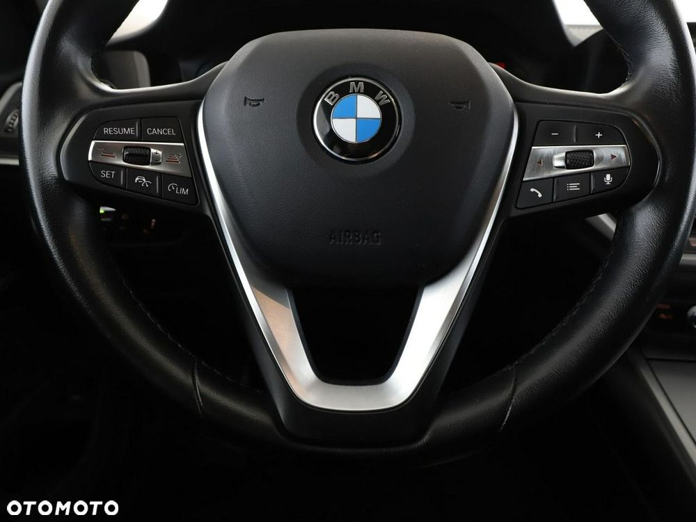 BMW Seria 3 318d MHEV Advantage - 22