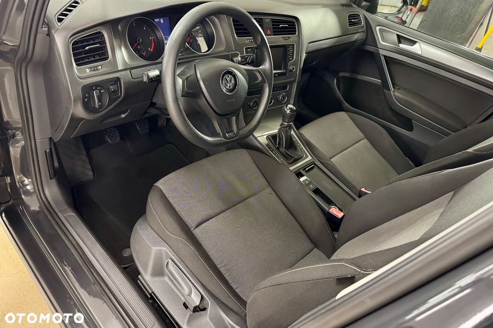 Volkswagen Golf - 13