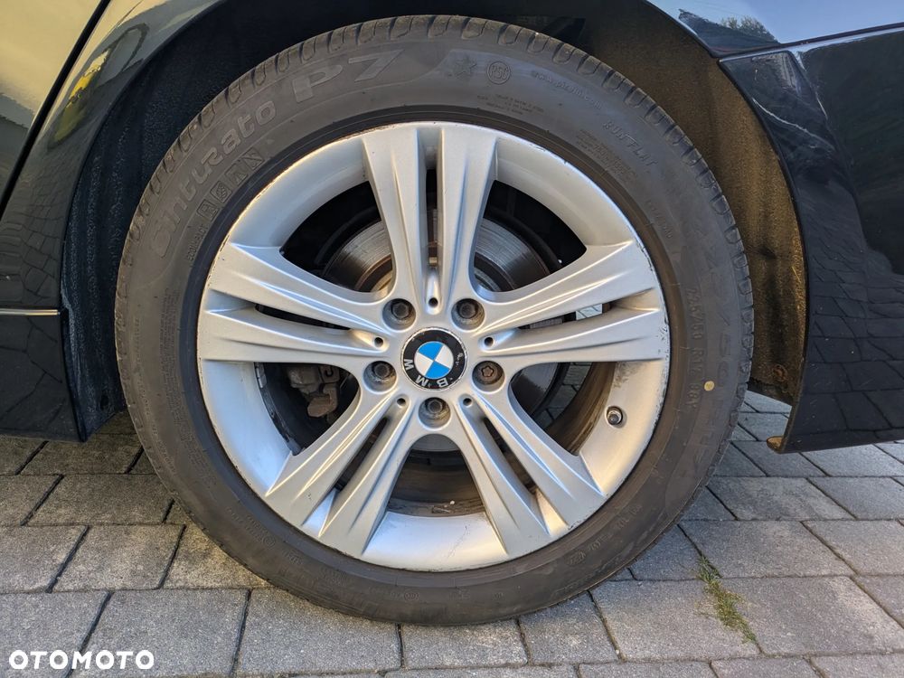BMW Seria 3 318i - 15