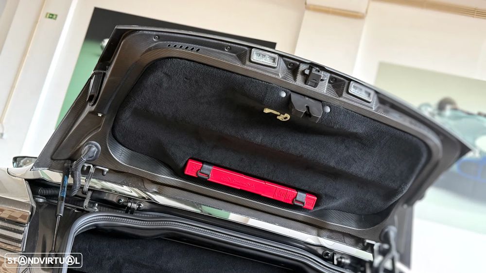 Aston Martin DBS Volante Superleggera - 50