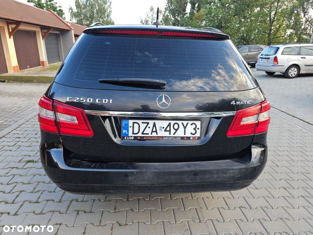 Mercedes-Benz Klasa E 250 CDI 4-Matic BlueEff Avantgarde - 4