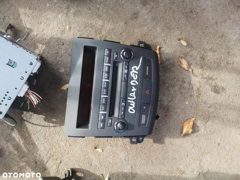 Radio panel Mitsubishi Outlander II 8002a538xa 8701a261 - 1