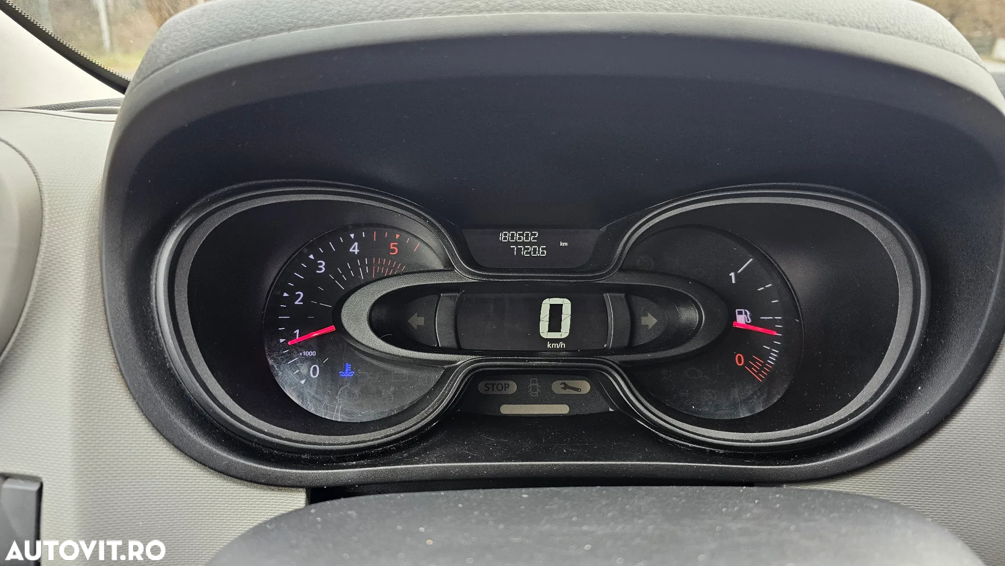 Renault Trafic - 9