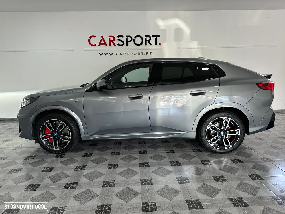 BMW iX2 eDrive20 Pack Desportivo M - 9