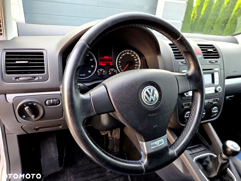 Volkswagen Golf - 26