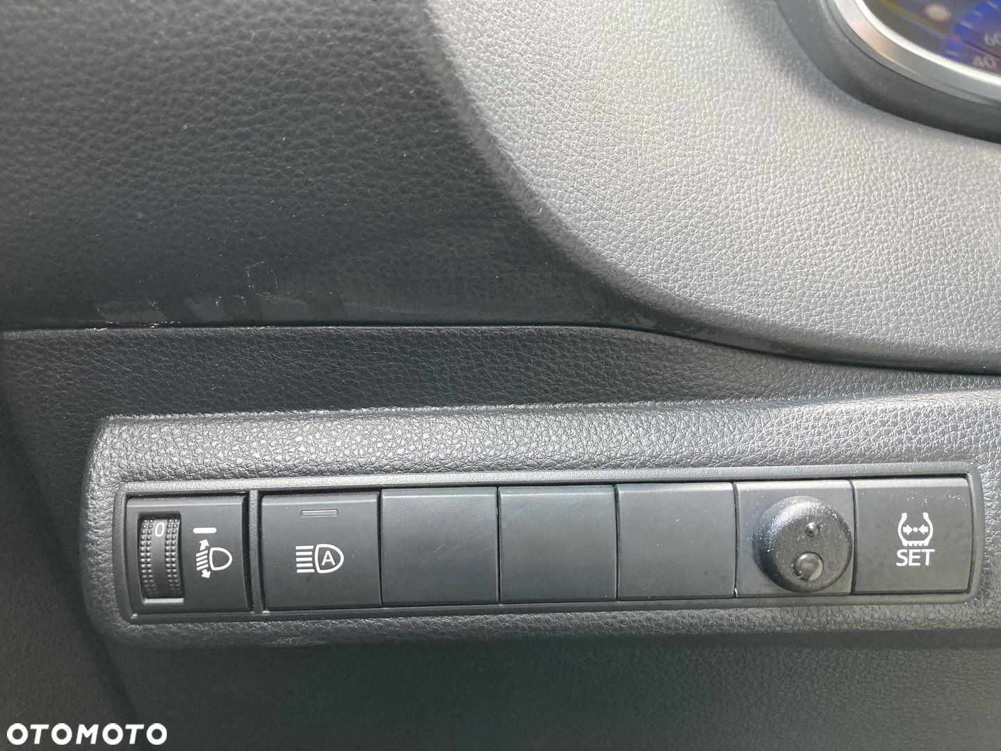 Toyota Corolla - 28