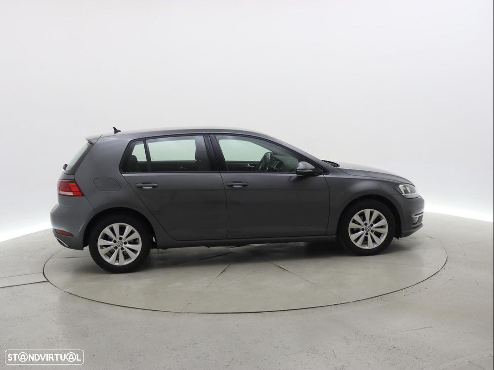 VW Golf 1.6 TDI Confortline - 8