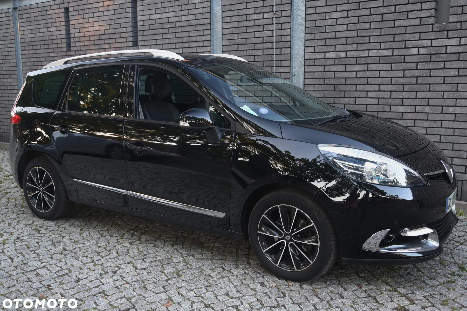 Renault Grand Scenic ENERGY TCe 130 S&S Bose Edition - 3