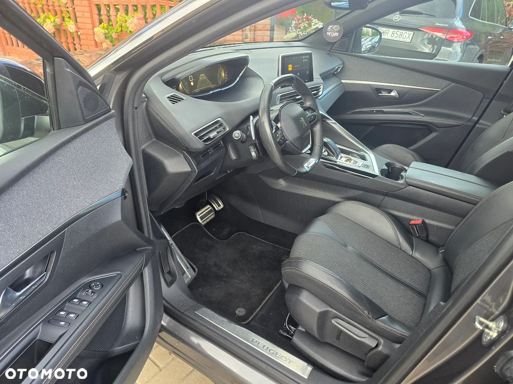Peugeot 5008 - 8