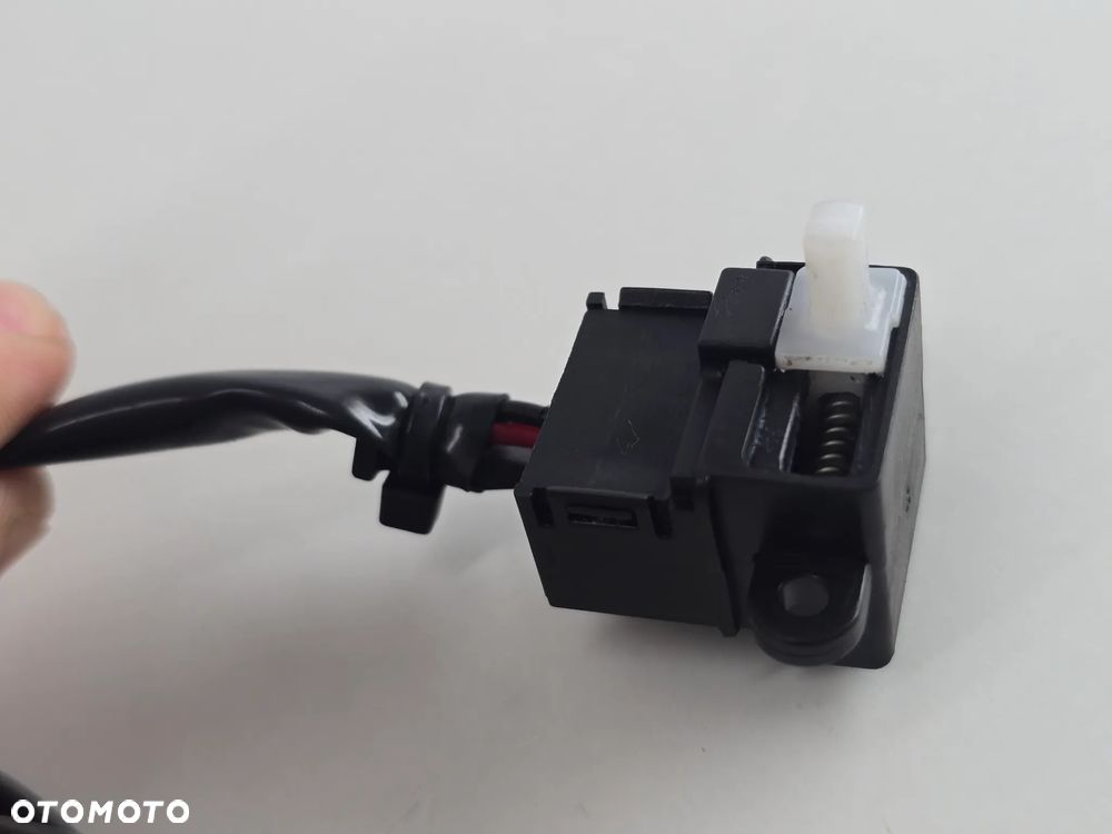 CZUJNIK   TRIUMPH SCRAMBLER 400 SPEED - 11