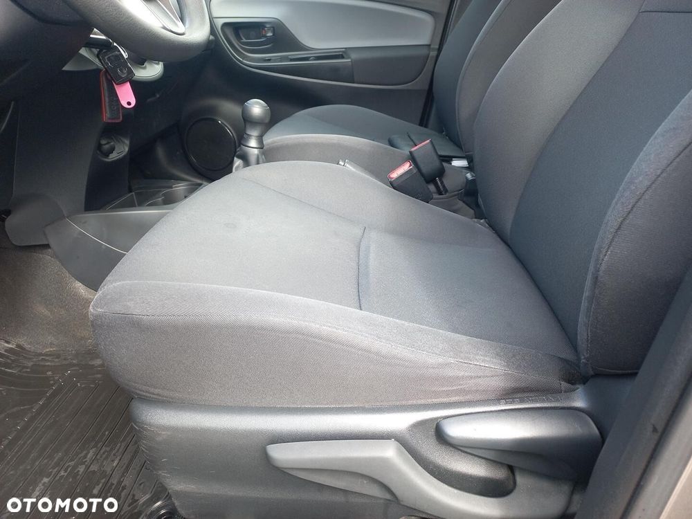 Toyota Yaris - 9