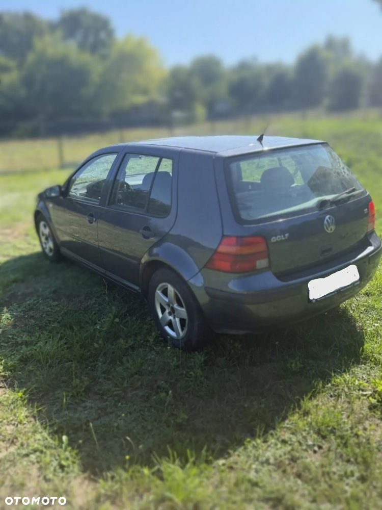 Volkswagen Golf - 2