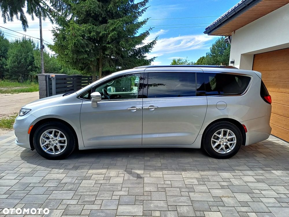 Chrysler Pacifica - 4