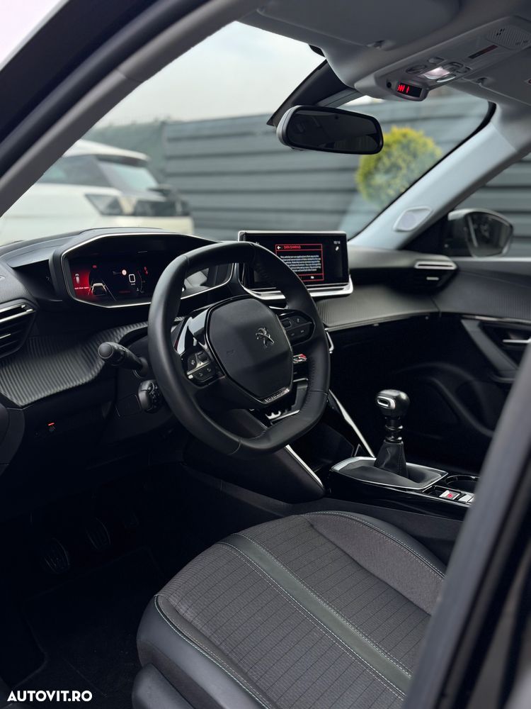 Peugeot 2008 PureTech 130 EAT8 Allure - 9