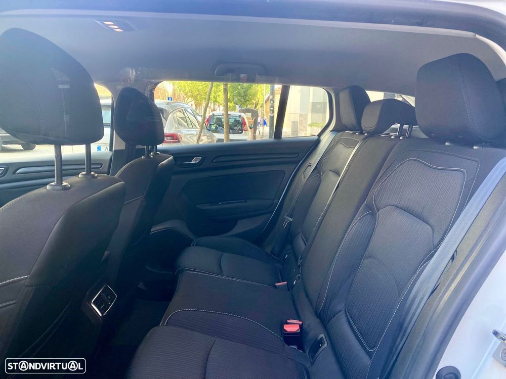 Renault Mégane Sport Tourer 1.5 dCi Comfort SS - 24