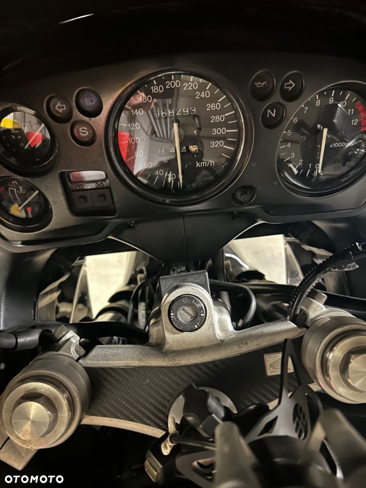 Honda CBR - 13