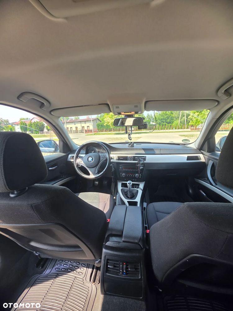 BMW Seria 3 - 16