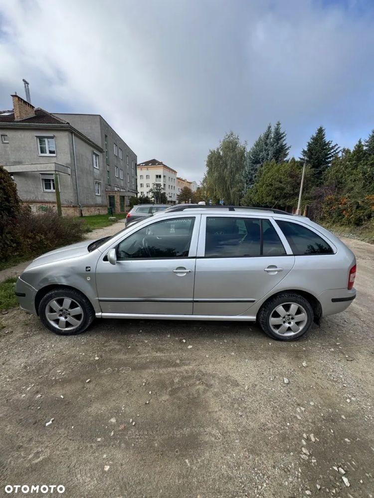 Skoda Fabia 1.4 16V Tour de France - 4