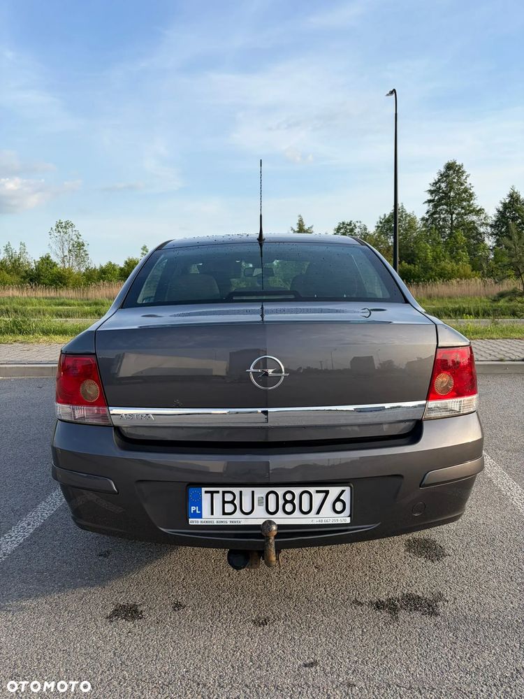 Opel Astra 1.6 Enjoy - 11