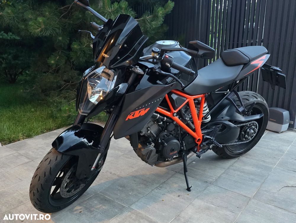 KTM 1290 Super Duke R - 1
