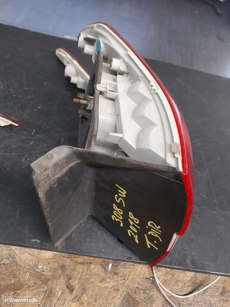 Farolim traseiro Peugeot 308 ano - 8