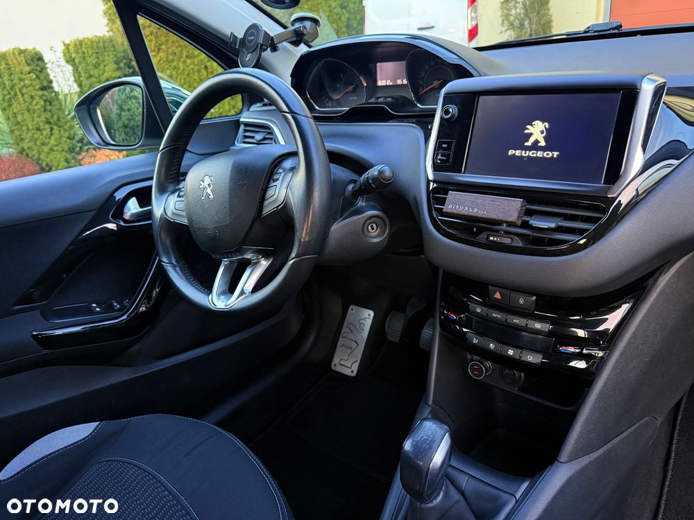 Peugeot 208 1.2 PureTech Style - 10